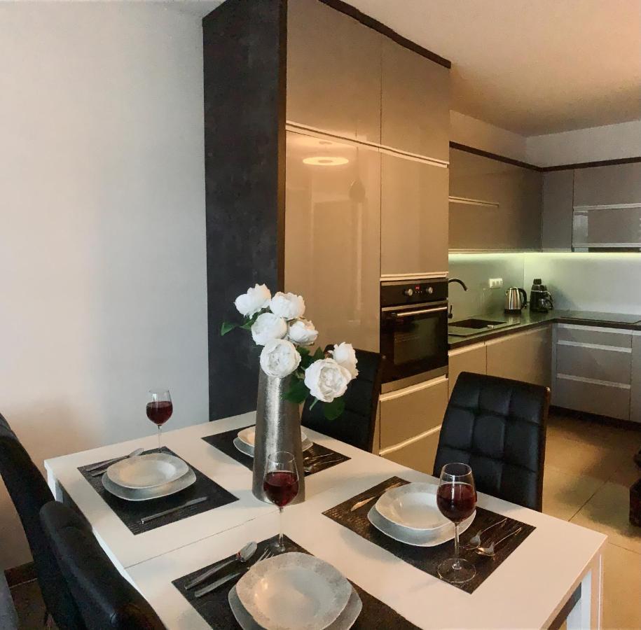 Downtown Apartments Family&Friends Жешув Экстерьер фото