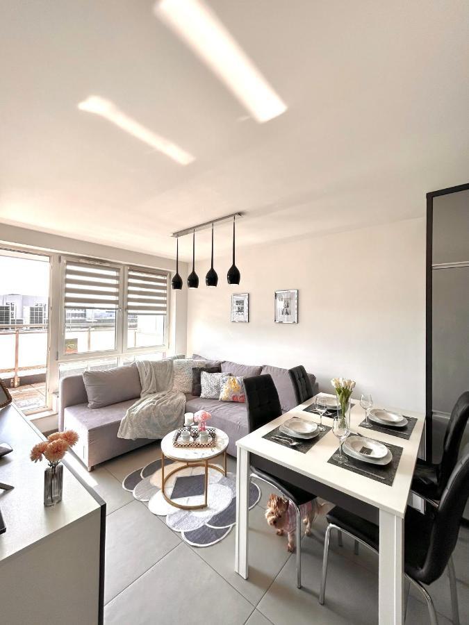 Downtown Apartments Family&Friends Жешув Экстерьер фото